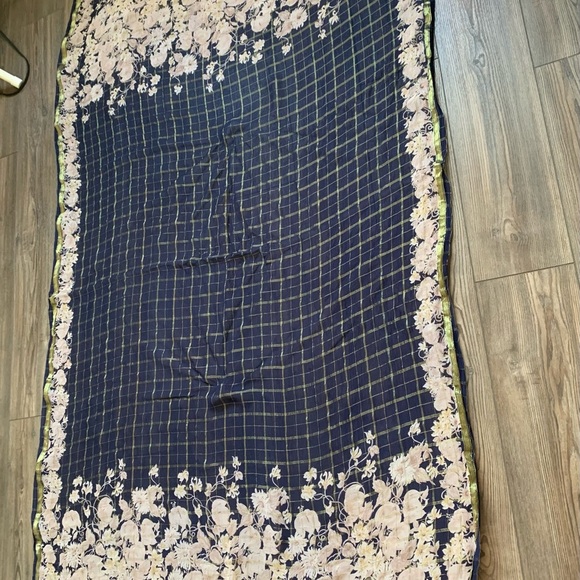 Elegant Blue and Cream Floral Scarf - Picture 7 of 7